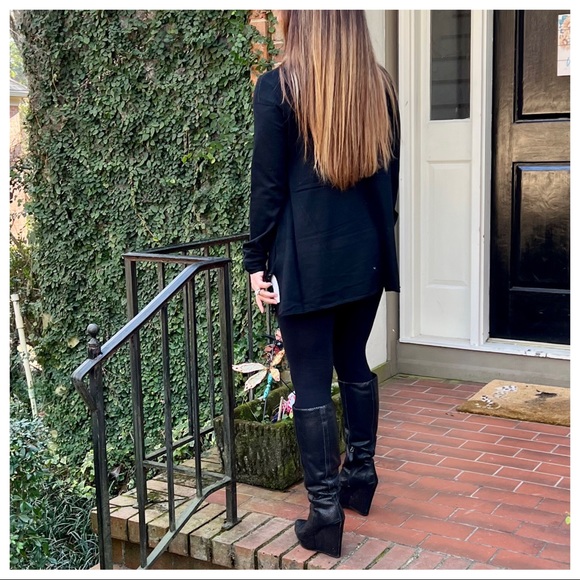 Made in Italy Soft Viscose blend Knit Sweater Tunic with side detail - Picture 8 of 9